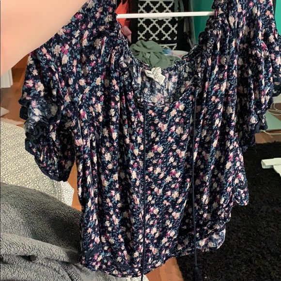 off the shoulder flower top - Picture 1 of 1